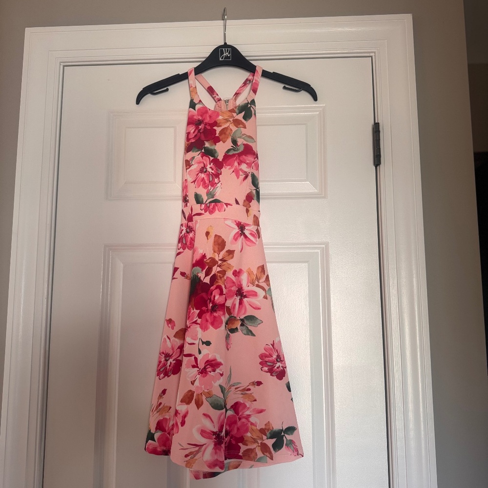 Flower dress with lace back